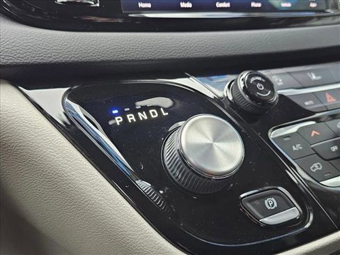 Used 2022 Chrysler Pacifica Touring-L image 29