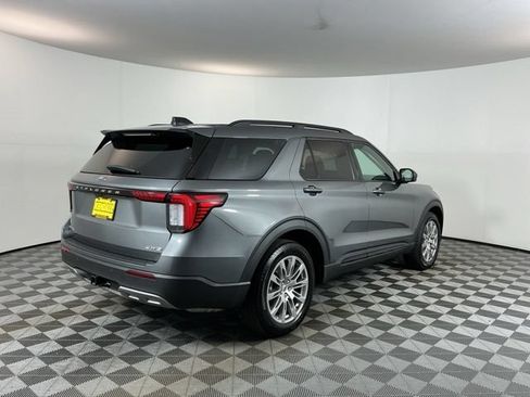 Used 2026 Ford Explorer Active w/ Active Comfort Package AWD/4WD image 5