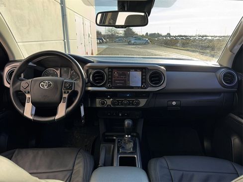 Used 2022 Toyota Tacoma SR5 image 12