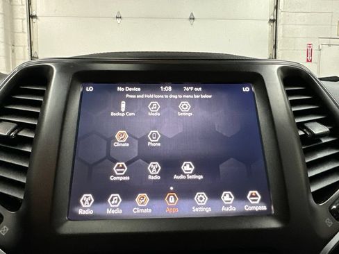 Used 2019 Jeep Cherokee Trailhawk AWD/4WD image 31