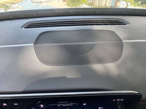 Used 2025 Mercedes-Benz GLB 250 image 17