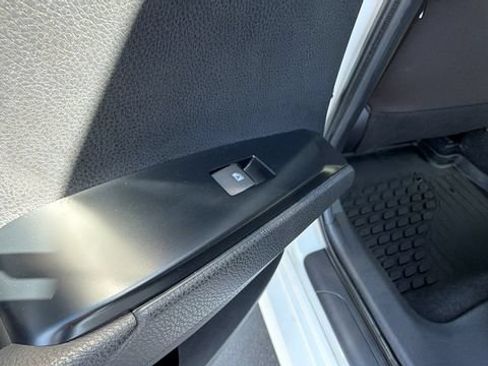 Used 2019 Toyota Camry LE FWD image 15