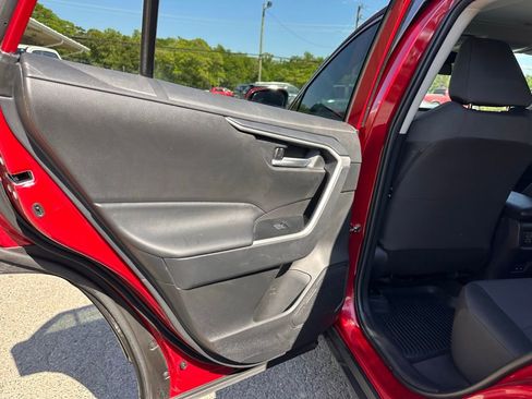 Used 2024 Toyota RAV4 XLE w/ Convenience Package FWD image 21