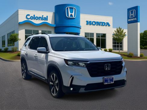 Used 2024 Honda Pilot Touring image 9