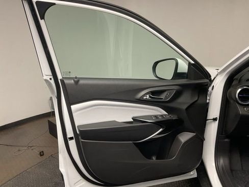 New 2026 Chevrolet Trax LT image 9