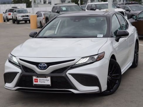 Used 2022 Toyota Camry XSE image 4