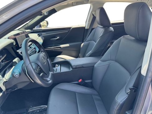 Used 2024 Lexus ES 350 w/ Accessory Package (Z1) FWD image 9