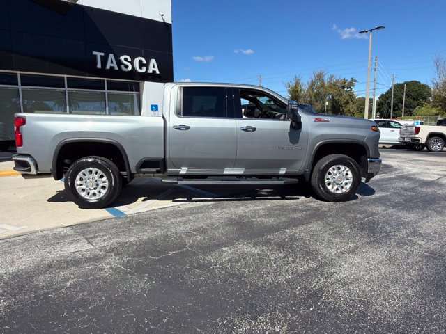 Used 2024 Chevrolet Silverado 2500 LTZ w/ LTZ Convenience Package AWD/4WD image 8