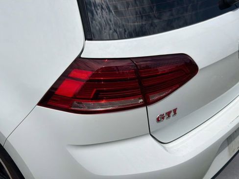 Used 2020 Volkswagen GTI SE FWD image 9