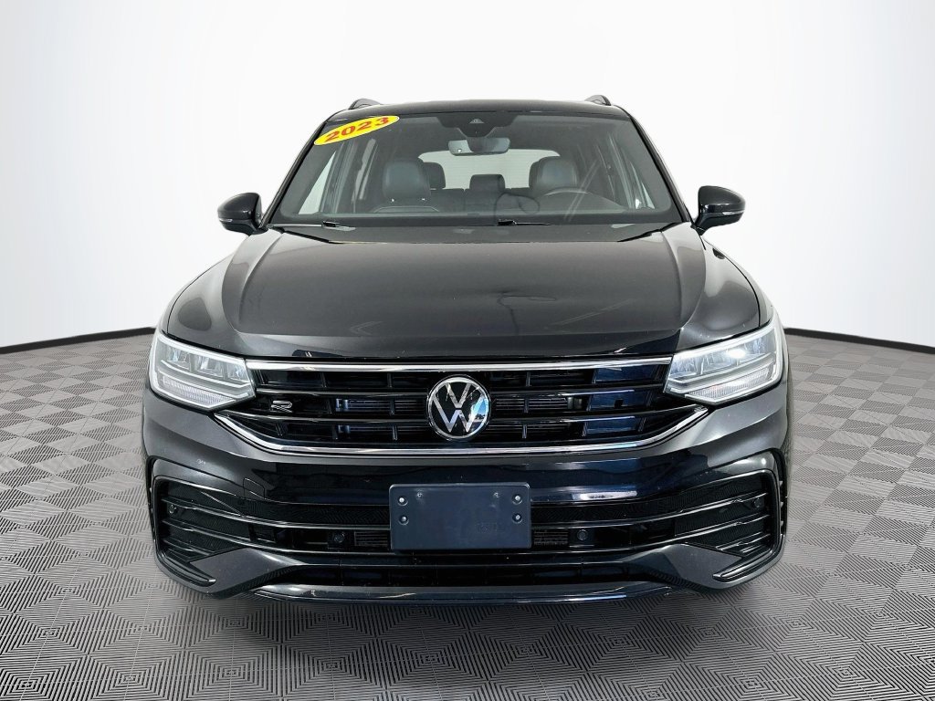 Used 2023 Volkswagen Tiguan SE R-Line AWD/4WD image 4