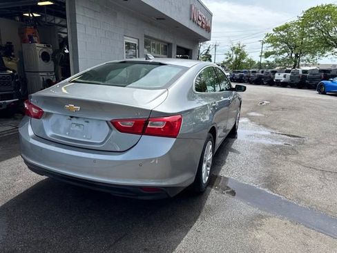 Used 2024 Chevrolet Malibu LT FWD image 2