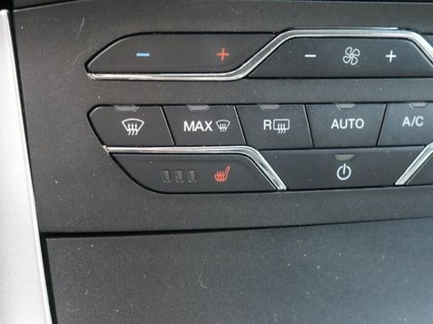 Used 2016 Ford Edge SEL w/ Equipment Group 201A image 5