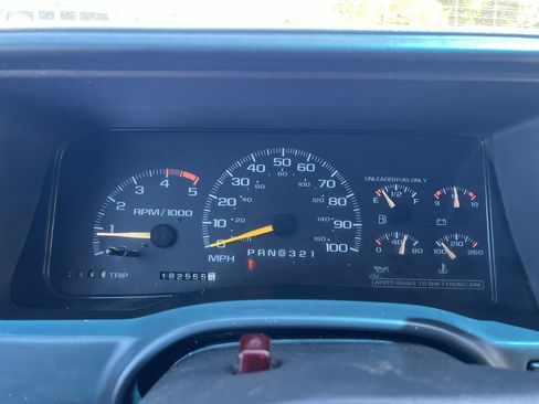 Used 1995 Chevrolet Suburban 4WD image 21