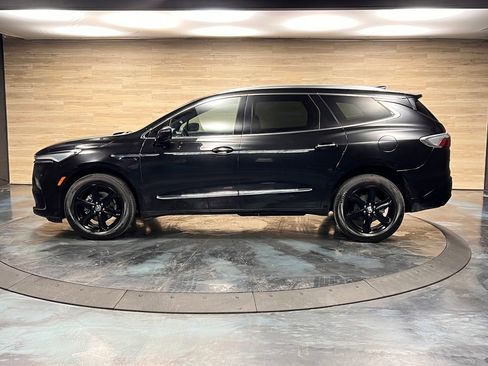 Used 2023 Buick Enclave Essence w/ Experience Buick Package image 19