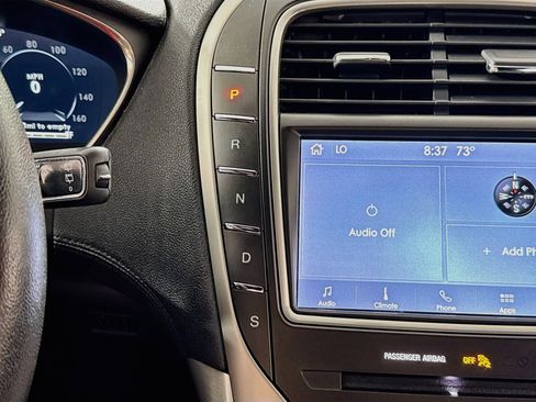 Used 2019 Lincoln Nautilus Premier AWD/4WD image 18