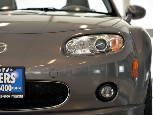 Used 2008 MAZDA MX-5 Miata Grand Touring w/ Premium Pkg RWD image 11