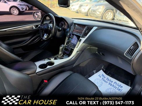 Used 2018 INFINITI Q60 3.0t Luxe w/ Sensory Package 3.0T Luxe AWD/4WD image 19