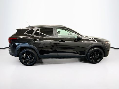 Used 2025 Chevrolet Trax ACTIV w/ Sunroof Package FWD image 10