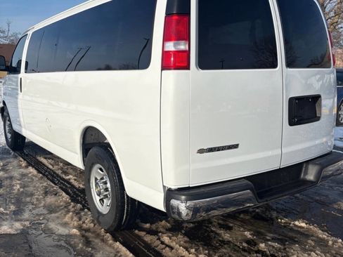 Used 2025 Chevrolet Express 3500 LT w/ LT Preferred Equipment Group image 17