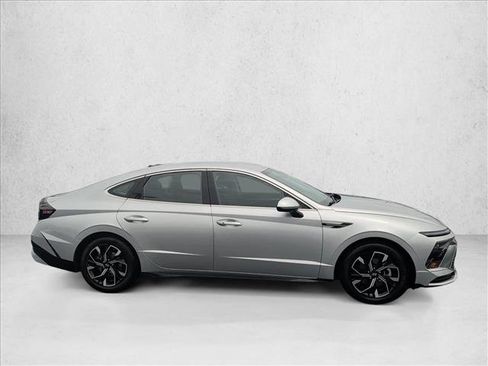 Used 2024 Hyundai Sonata SEL FWD image 4