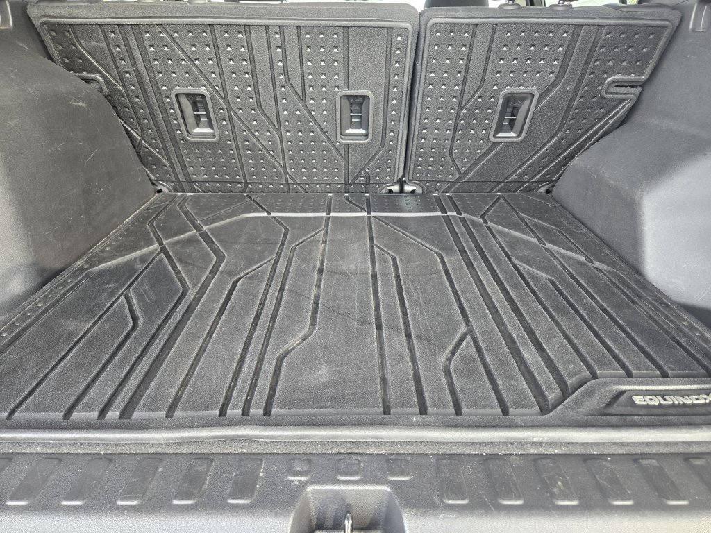 Used 2023 Chevrolet Equinox LT w/ LPO, Floor Liner Package AWD/4WD image 34