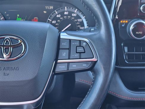 Used 2021 Toyota Highlander XSE image 28