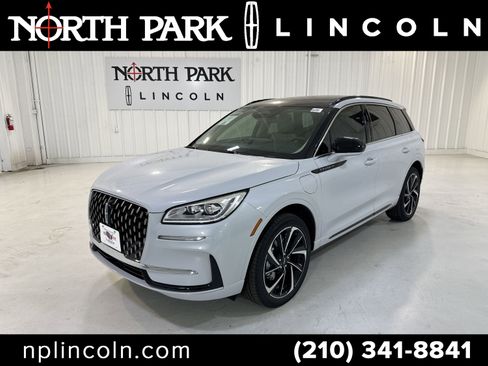 New 2026 Lincoln Corsair Grand Touring AWD/4WD image 1