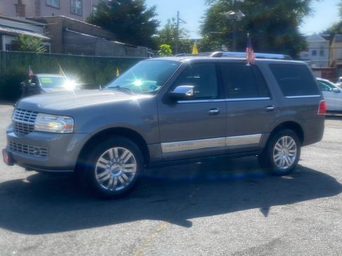 Used 2013 Lincoln Navigator 4WD w/ HD Trailer Tow Pkg image 2