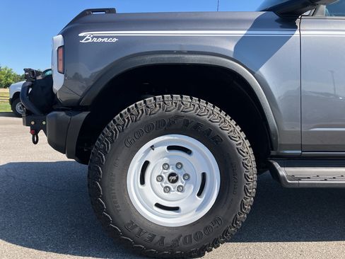 Certified 2025 Ford Bronco Heritage Edition AWD/4WD image 31