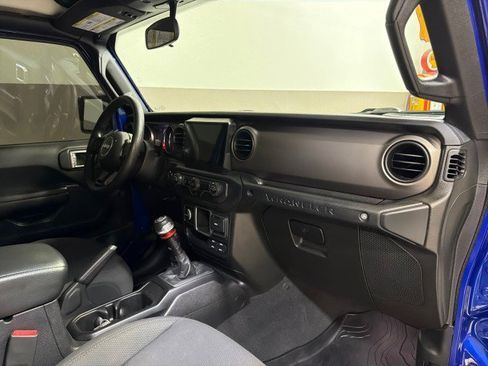 Used 2018 Jeep Wrangler Sport image 37