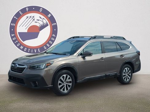 Used 2022 Subaru Outback Premium AWD/4WD image 2