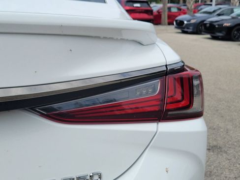Used 2022 Lexus ES 350 F Sport w/ Accessory Package 2 FWD image 17