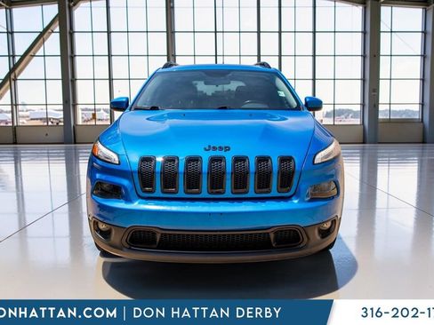 Used 2018 Jeep Cherokee Latitude w/ Altitude Package FWD image 24