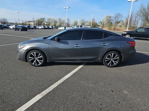 Used 2017 Nissan Maxima 3.5 S image 2