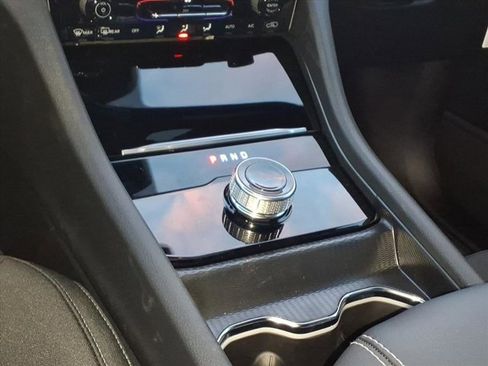 New 2025 Jeep Grand Cherokee L Laredo image 8