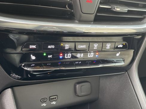 Used 2024 Buick Encore GX Avenir w/ Avenir Convenience Package AWD/4WD image 24