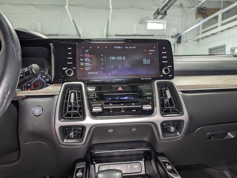 Used 2023 Kia Sorento S AWD/4WD image 34