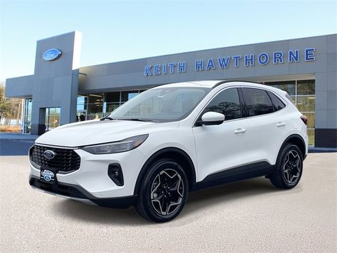 New 2026 Ford Escape Platinum w/ Premium Technology Package image 3