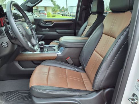 Certified 2024 Chevrolet Silverado 1500 High Country w/ Z71 Off-Road Package AWD/4WD image 14