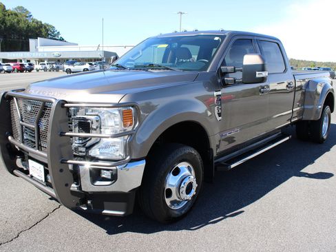 Used 2022 Ford F350 Lariat w/ Camper Package image 7