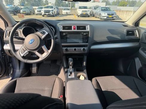 Used 2017 Subaru Outback 2.5i Premium AWD/4WD image 11
