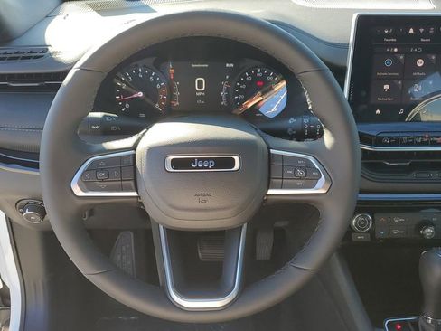 New 2026 Jeep Compass Latitude image 28