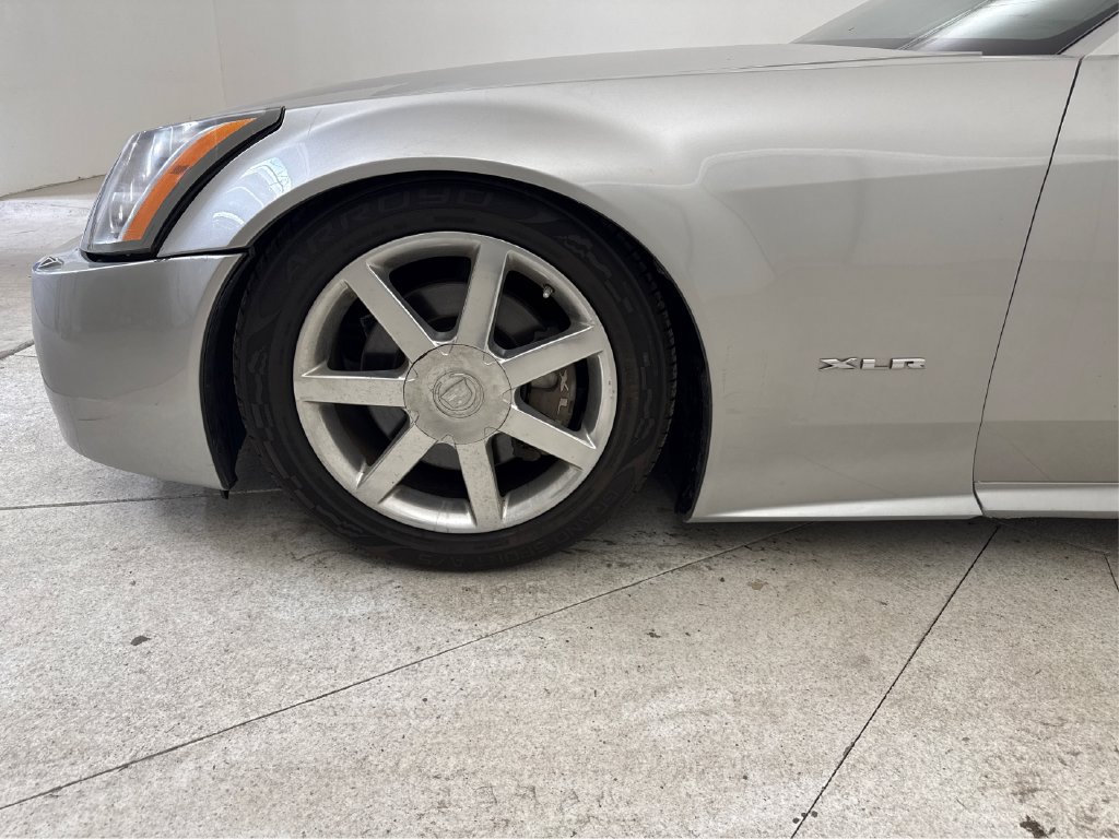 Used 2004 Cadillac XLR RWD image 12