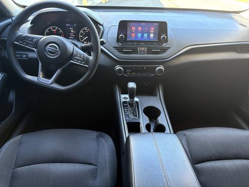 Used 2022 Nissan Altima 2.5 S FWD image 11
