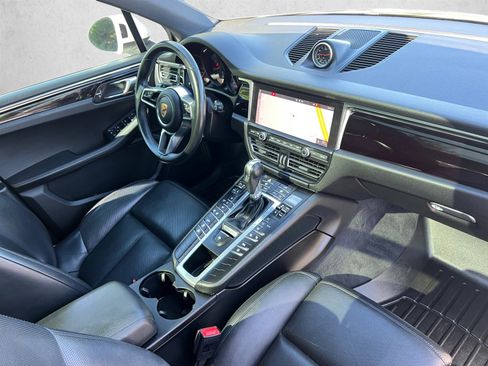 Used 2020 Porsche Macan AWD/4WD image 28