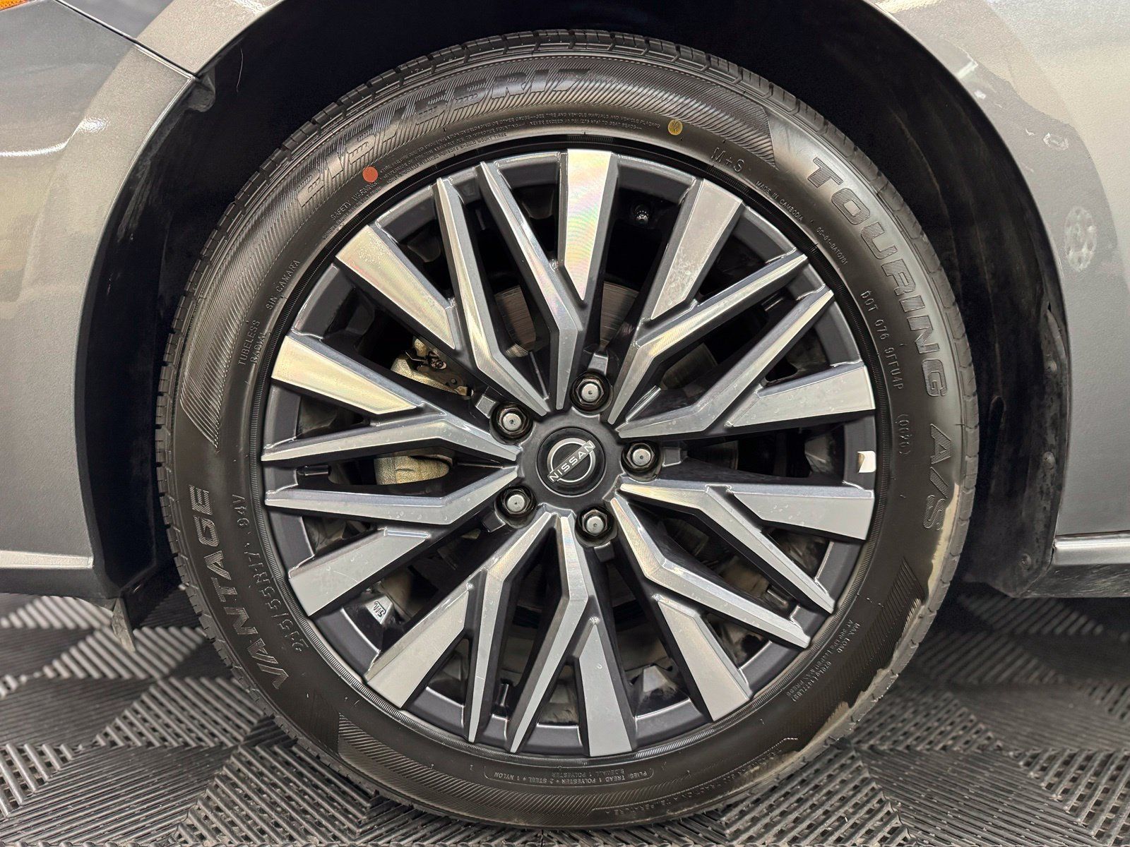 Certified 2025 Nissan Altima 2.5 SV FWD image 12