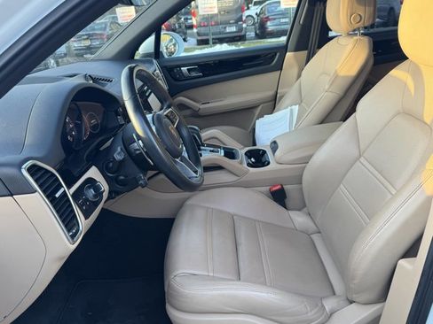 Used 2023 Porsche Cayenne image 24