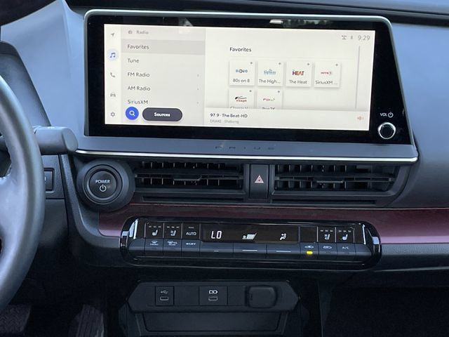 Used 2024 Toyota Prius Prime Premium w/ Advanced Technology Package FWD image 16