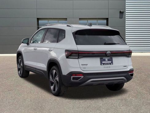 New 2026 Volkswagen Taos SE AWD/4WD image 5