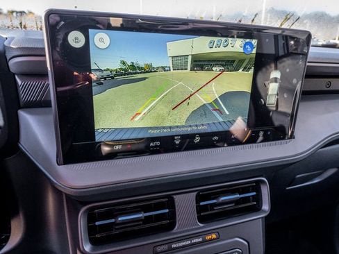 New 2025 Ford Maverick Lobo image 40